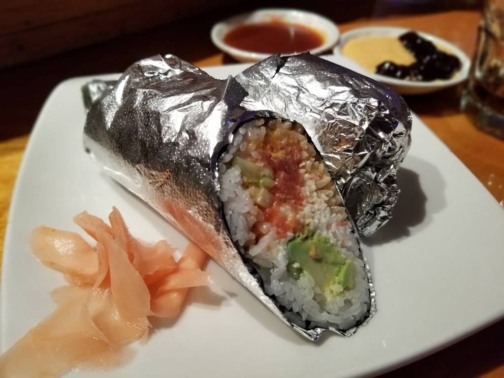 Yolo Sushi Bar & Karaoke | night club | 4907 E Kings Canyon Rd, Fresno, CA 93727, USA | 5593745190 OR +1 559-374-5190