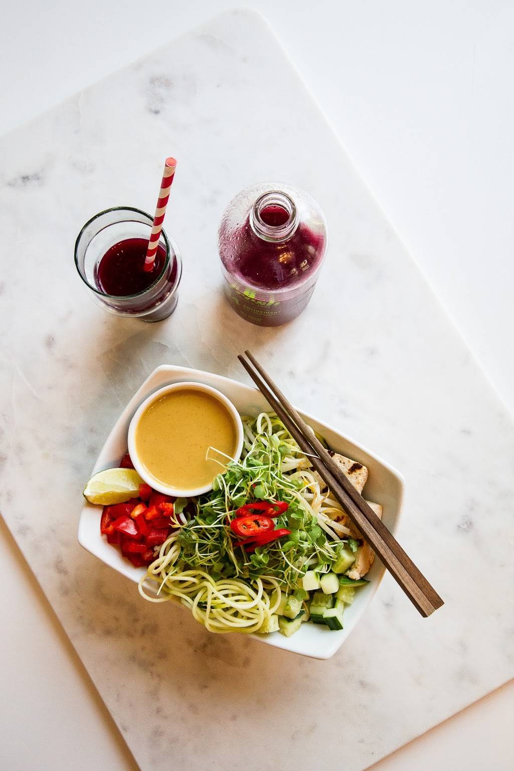 Fresh on Eglinton | restaurant | 90 Eglinton Ave E, Toronto, ON M4P 1A6, Canada | 4165994442 OR +1 416-599-4442