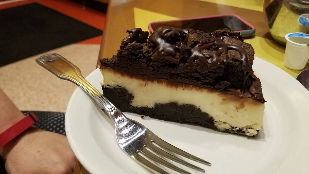 Juniors Cheesecake American Restaurant | restaurant | Foxwoods Blvd, Ledyard, CT 06339, USA | 8603122253 OR +1 860-312-2253