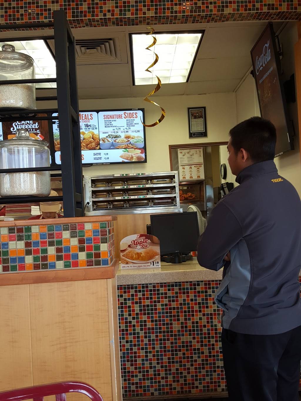 Popeyes Louisiana Kitchen | restaurant | 1180 E Main St, Alice, TX 78332, USA | 3616644927 OR +1 361-664-4927