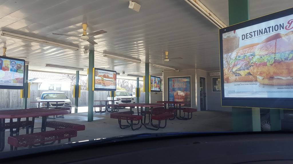 Sonic Drive-In | restaurant | 7 W Main St, Charleston, AR 72933, USA | 4799658400 OR +1 479-965-8400