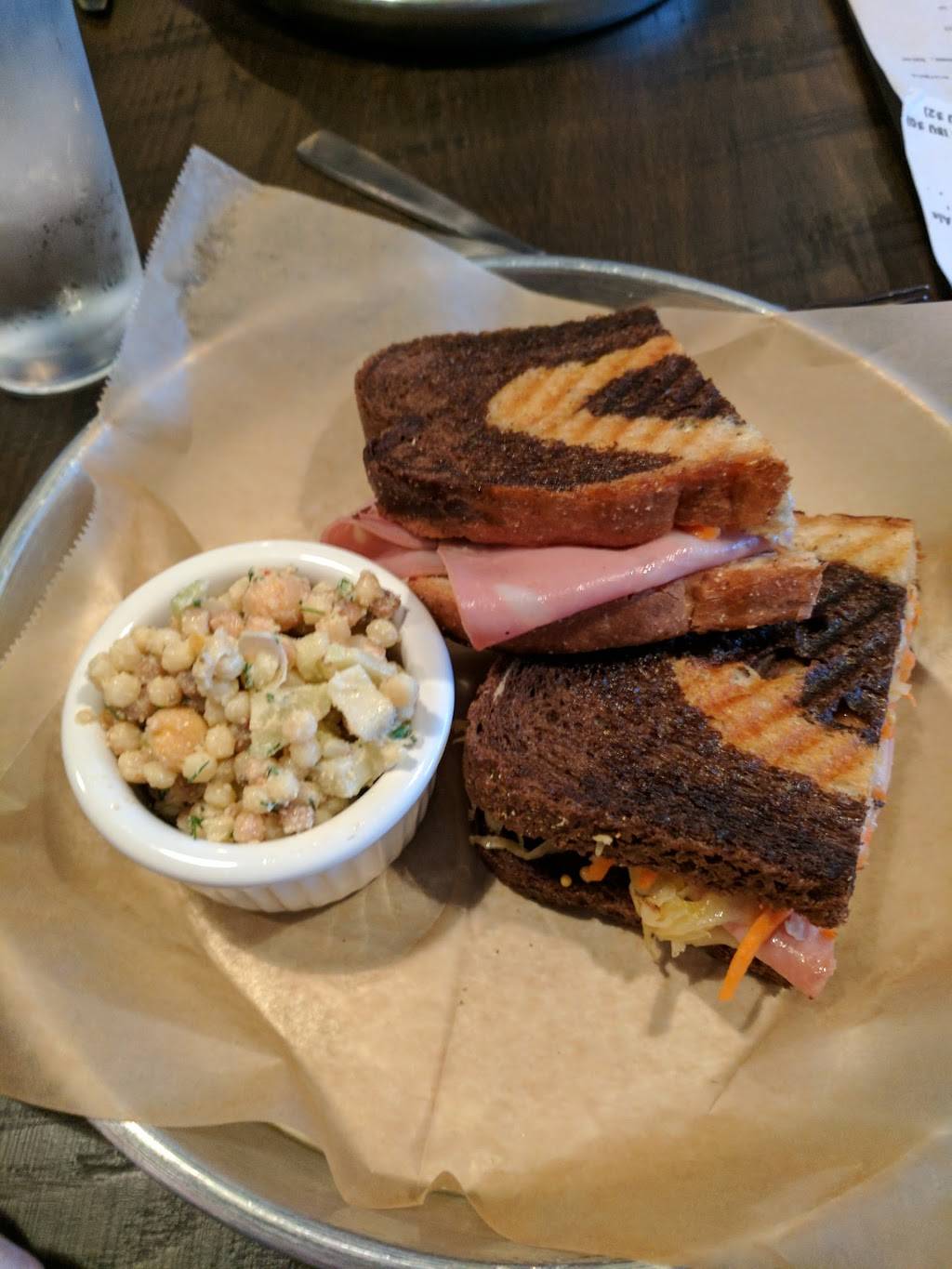 Cannon Ball Brewing Company | restaurant | 1702 Bellefontaine St, Indianapolis, IN 46202, USA | 3174265978 OR +1 317-426-5978