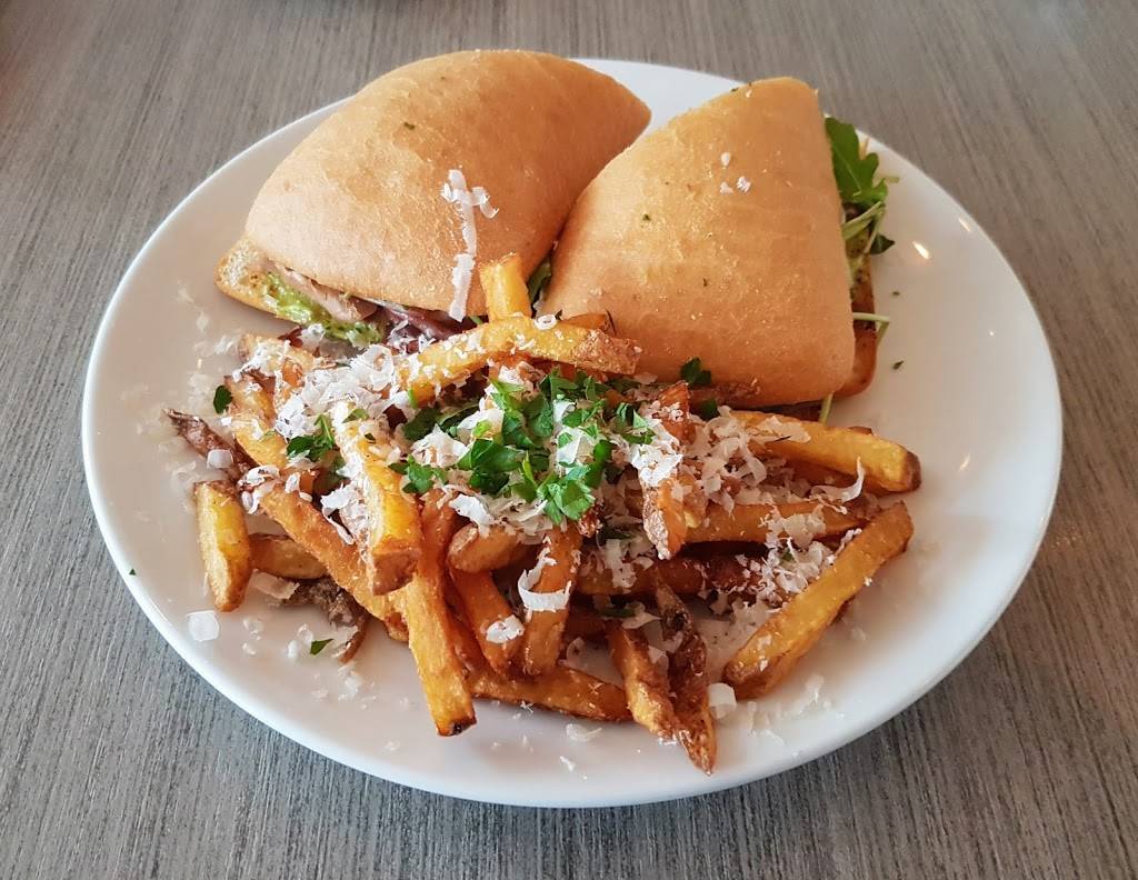 Lago Trattoria | restaurant | 301 Main St, Port Dover, ON N0A 1N0, Canada | 5195833337 OR +1 519-583-3337