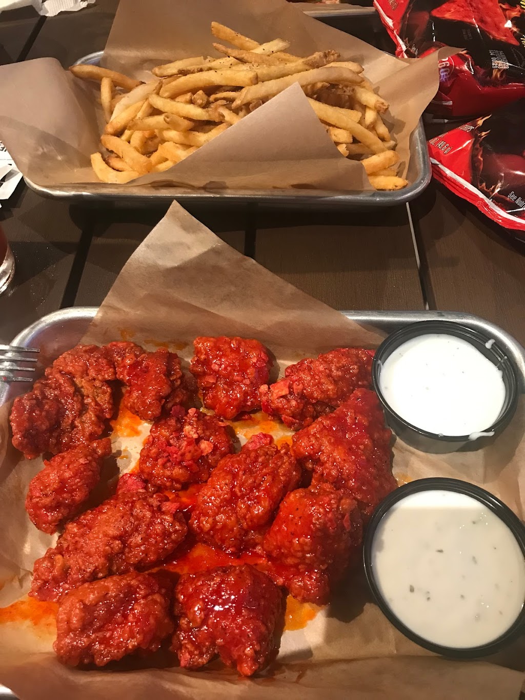 Buffalo Wild Wings | restaurant | 110 Atchison Dr, Chelsea, AL 35043, USA | 2056779058 OR +1 205-677-9058