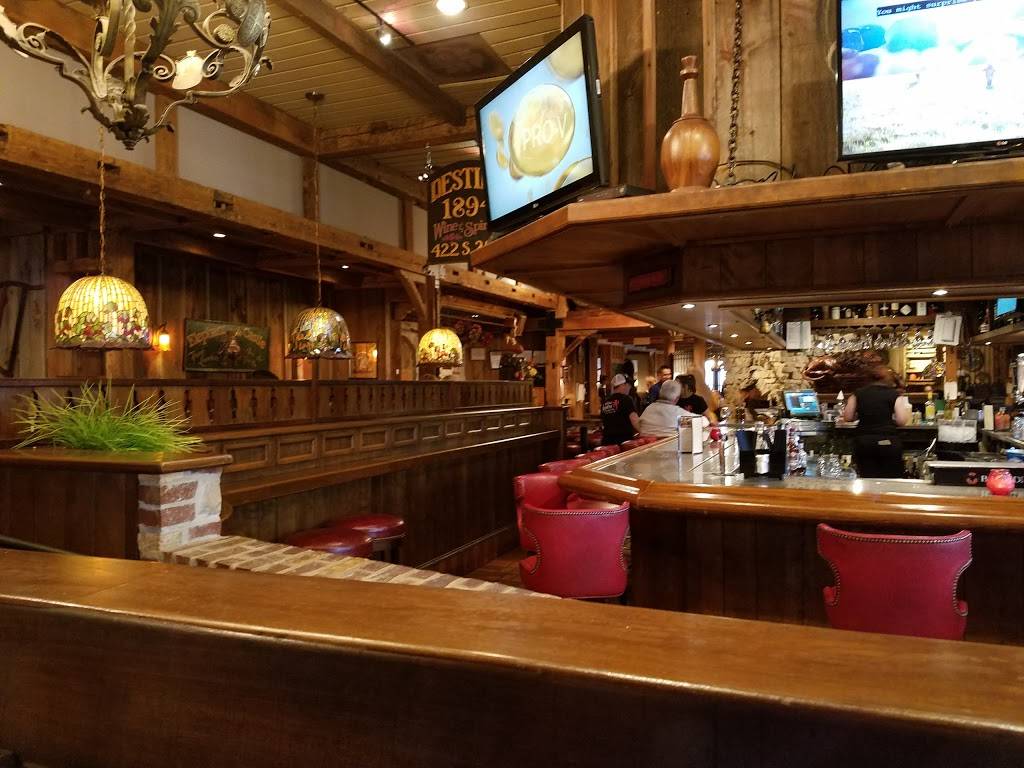 The Village Squire (Crystal Lake) | restaurant | 4818 Northwest Hwy, Crystal Lake, IL 60014, USA | 8154554130 OR +1 815-455-4130