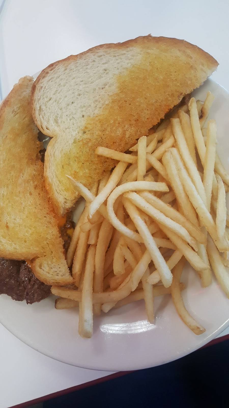 Steak n Shake | restaurant | 1680 Scottsville Rd, Bowling Green, KY 42104, USA | 2707839260 OR +1 270-783-9260