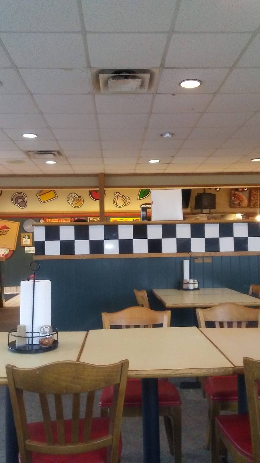 Pizza Hut | meal takeaway | 4030 W.K, Singleton Pkwy, Memphis, TN 38128, USA | 9013881232 OR +1 901-388-1232