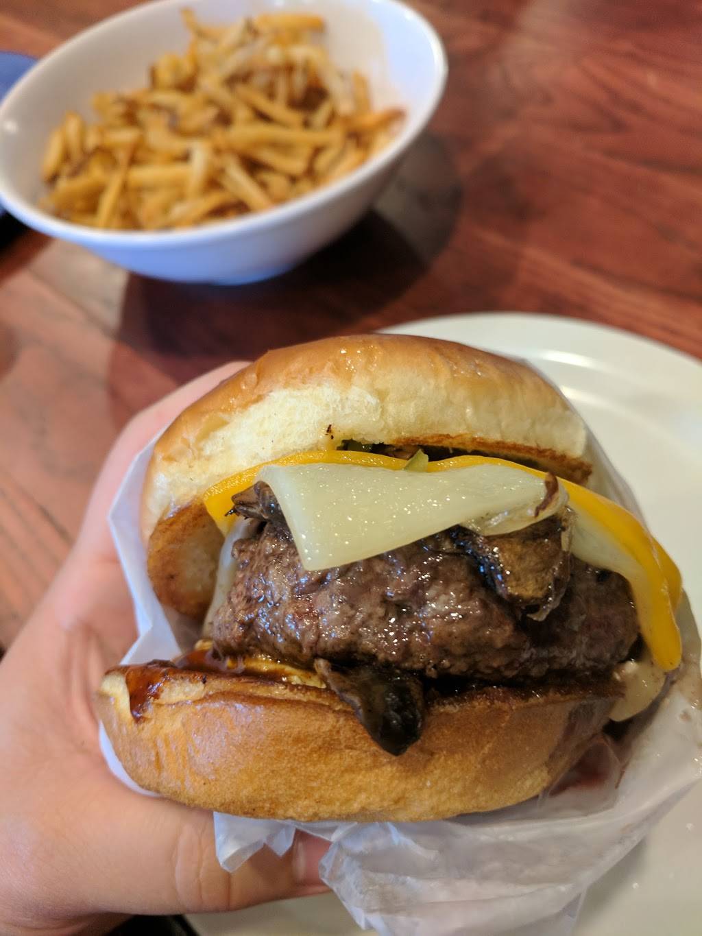 Bones Burgers | restaurant | 9721 Montgomery Rd, Montgomery, OH 45242, USA | 5134072939 OR +1 513-407-2939