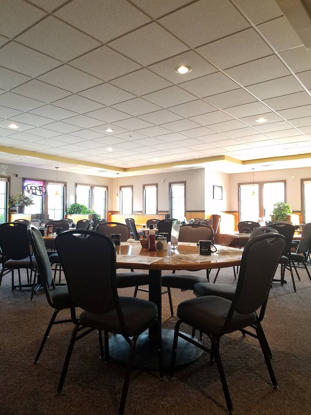 Michelle’s | restaurant | 4010 Gull Rd, Kalamazoo, MI 49048, USA | 2693441415 OR +1 269-344-1415