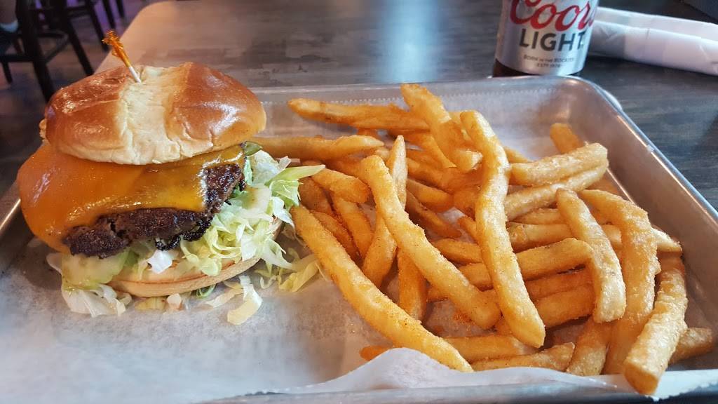 Caseys Pub | restaurant | 7307 N Alpine Rd, Loves Park, IL 61111, USA | 8156376088 OR +1 815-637-6088