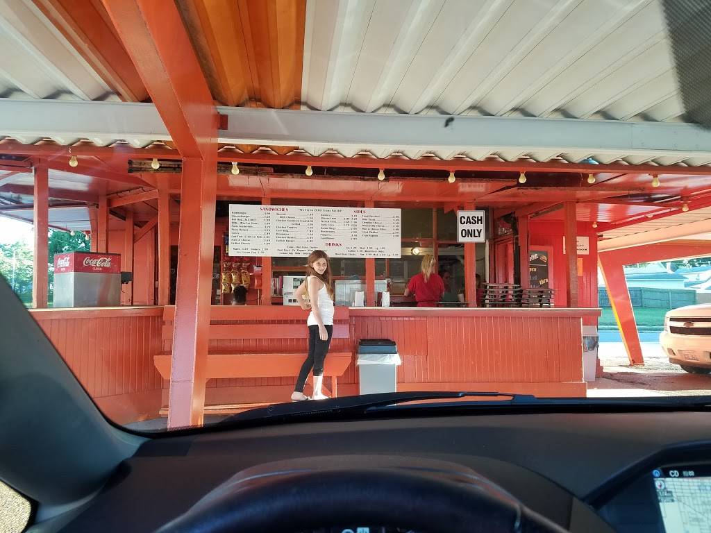 Charlies Drive-In | restaurant | 762 Wood River Ave, Wood River, IL 62095, USA | 6182546416 OR +1 618-254-6416