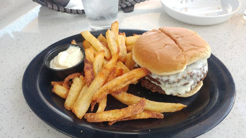 Busters Bistro | restaurant | 300 Sanford Ave, Sanford, FL 32771, USA | 4077326880 OR +1 407-732-6880