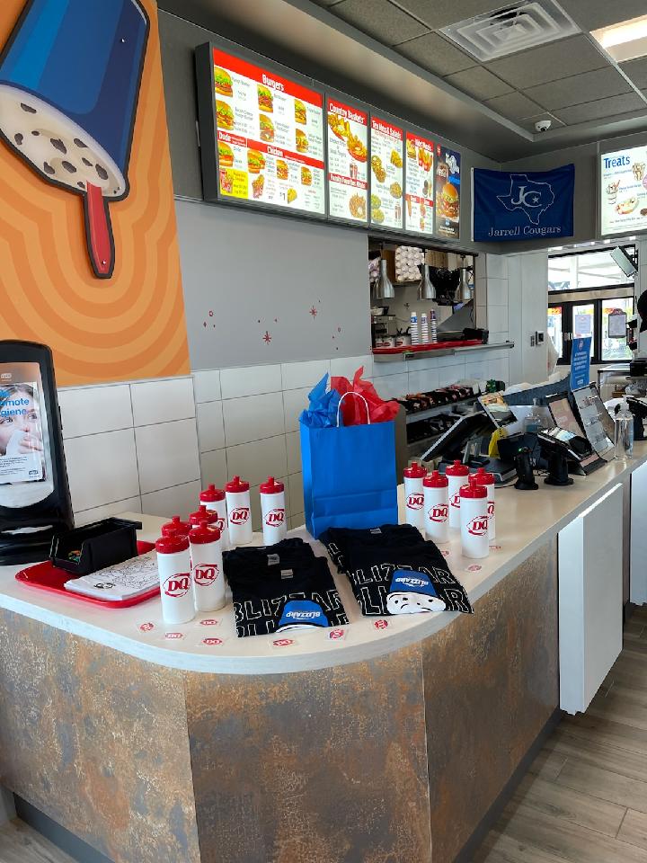 Dairy Queen - Jarrell | restaurant | 104 Town Center Blvd, Jarrell, TX 76537, USA | 5129488167 OR +1 512-948-8167