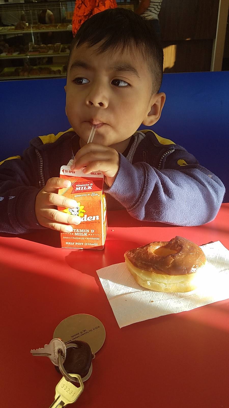 Beckley Donuts | restaurant | 2319 S Beckley Ave, Dallas, TX 75224, USA | 2149462158 OR +1 214-946-2158