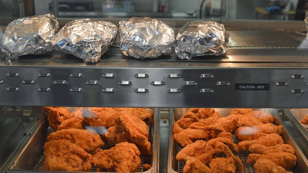 Divine Chicken LLC | restaurant | 150 SE Side Hwy, Elkton, VA 22827, USA | 5403833370 OR +1 540-383-3370