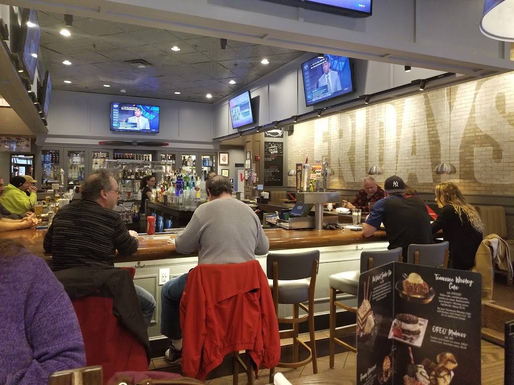 TGI Fridays | restaurant | 2240 N Ocean Ave, Farmingville, NY 11738, USA | 6317363631 OR +1 631-736-3631