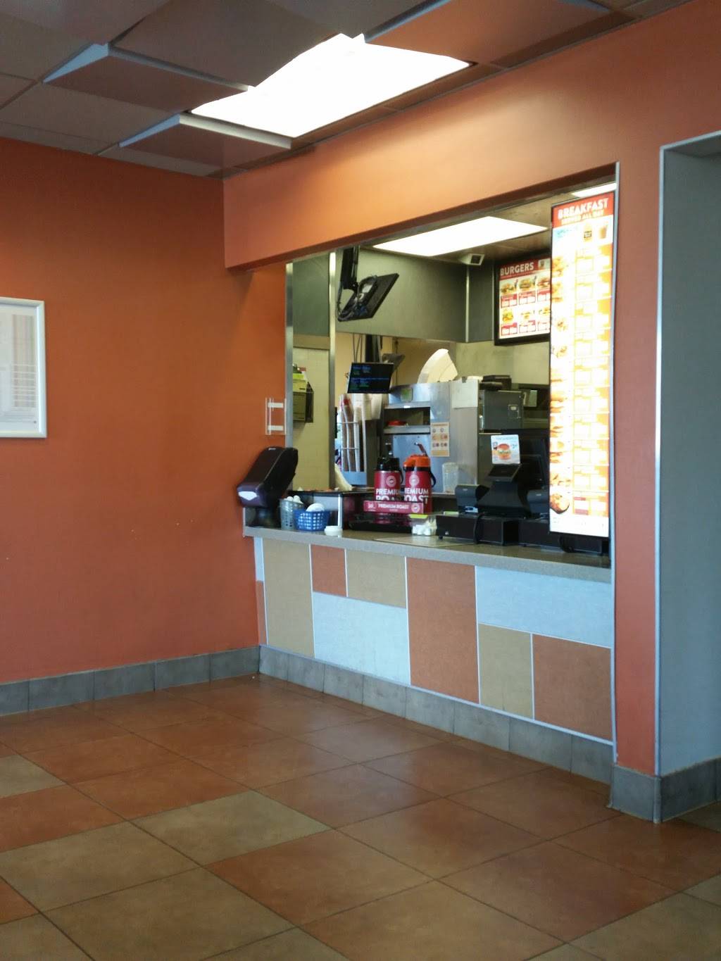 Jack in the Box | restaurant | 2221 Panama Ln, Bakersfield, CA 93307, USA | 6613972076 OR +1 661-397-2076