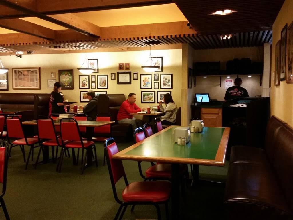 Monicals Pizza | restaurant | 900 S Court St, Tuscola, IL 61953, USA | 2172534749 OR +1 217-253-4749