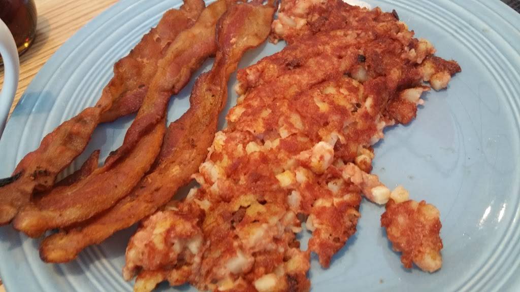 Superior Family Restaurant Dinos | restaurant | 1210 Superior Ave, Tomah, WI 54660, USA | 6083726055 OR +1 608-372-6055