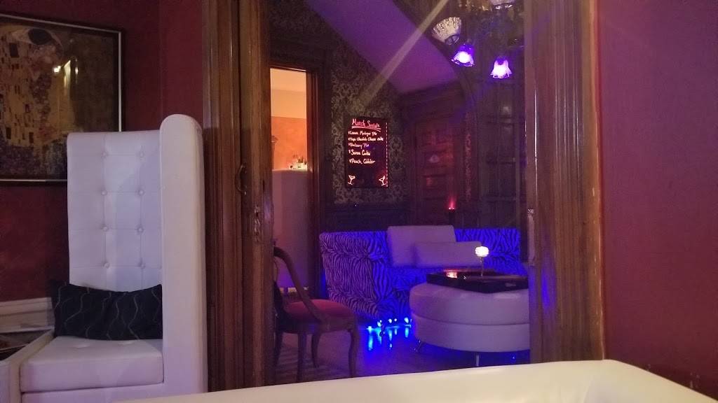 1393 Lounge Martini & Dessert Bar | night club | 1393 Main St, Marinette, WI 54143, United States | 7157329531 OR +1 715-732-9531