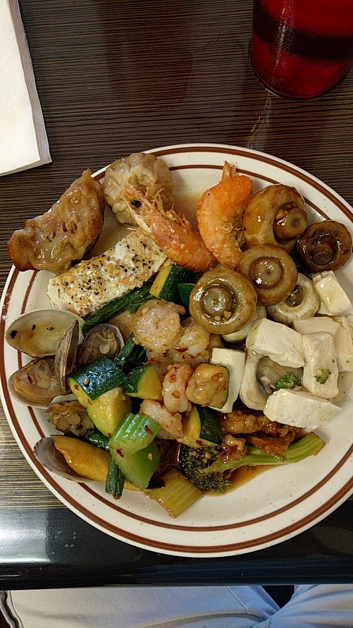 Great Moon Buffet | restaurant | 4845 E McKinley Ave, Fresno, CA 93703, USA | 5594563352 OR +1 559-456-3352