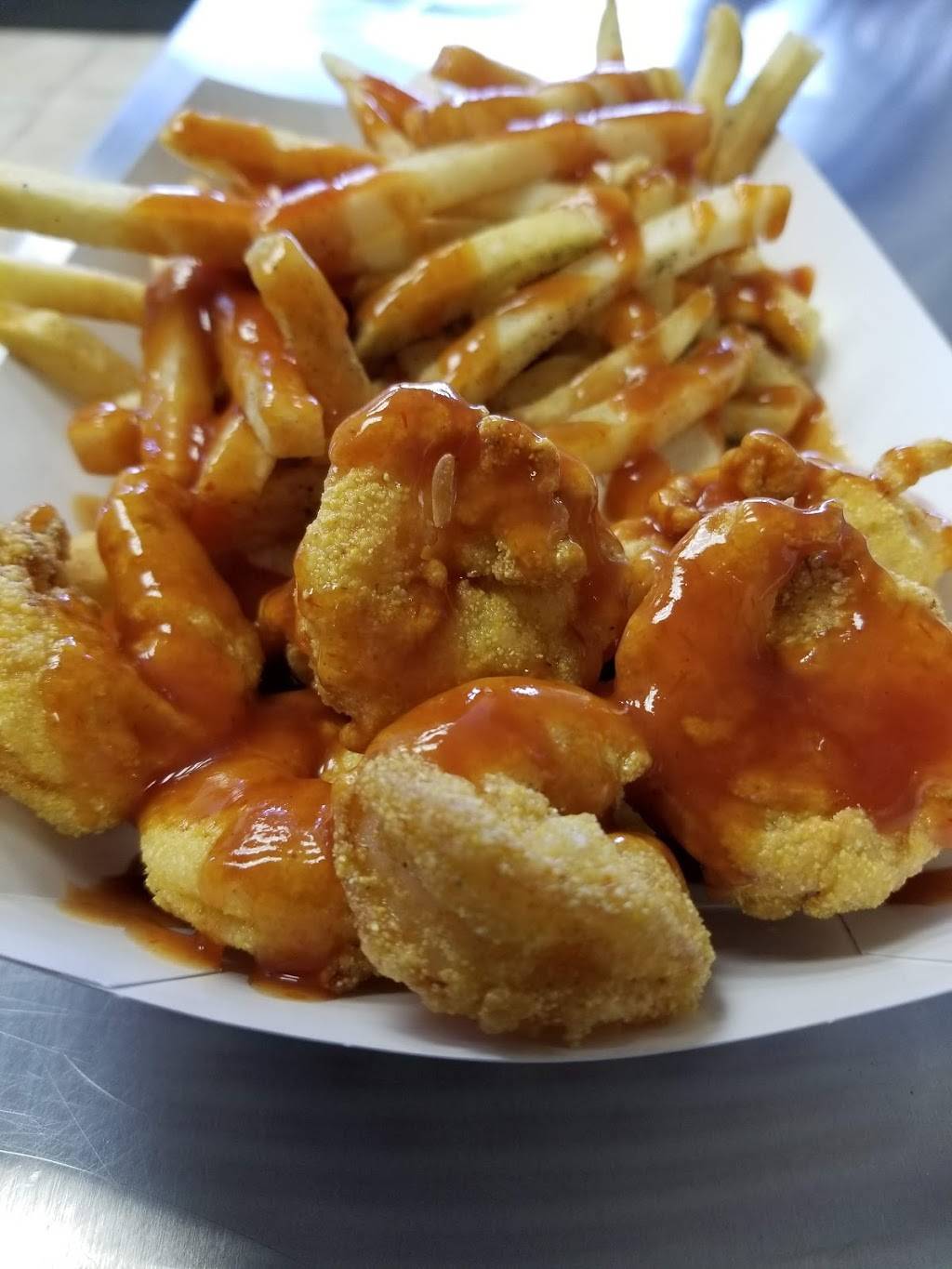 Chicagos Famous Fried Chicken & Fish | restaurant | 5588 North Fwy, Houston, TX 77076, USA | 8323892344 OR +1 832-389-2344