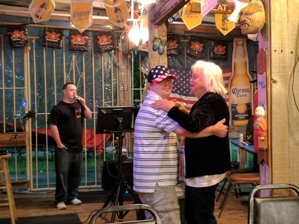 Charcoal Grill | restaurant | 110 N Crossroads Blvd, Balcones Heights, TX 78201, USA | 2107318534 OR +1 210-731-8534