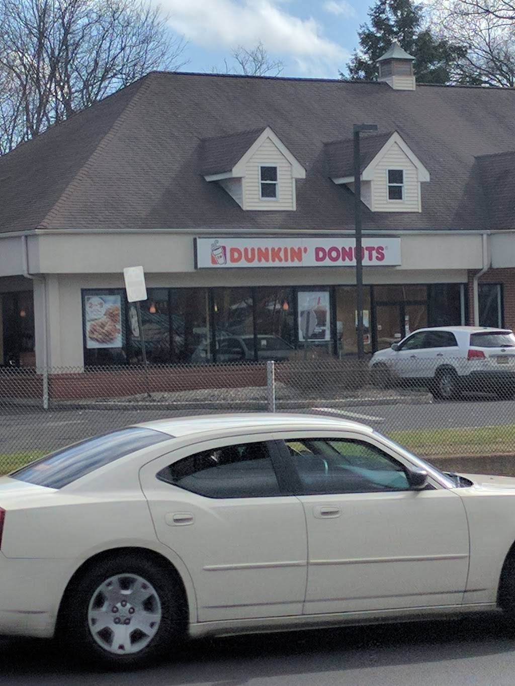 Dunkin Donuts | cafe | 2560 US-22, Scotch Plains, NJ 07076, USA | 9082336400 OR +1 908-233-6400
