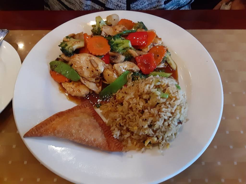 August Moon | restaurant | 875 Manhattan Blvd, Harvey, LA 70058, USA | 5043027977 OR +1 504-302-7977