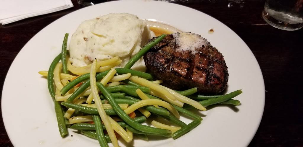 Houlihans | restaurant | 645 US-46, Fairfield, NJ 07004, USA | 9738081300 OR +1 973-808-1300