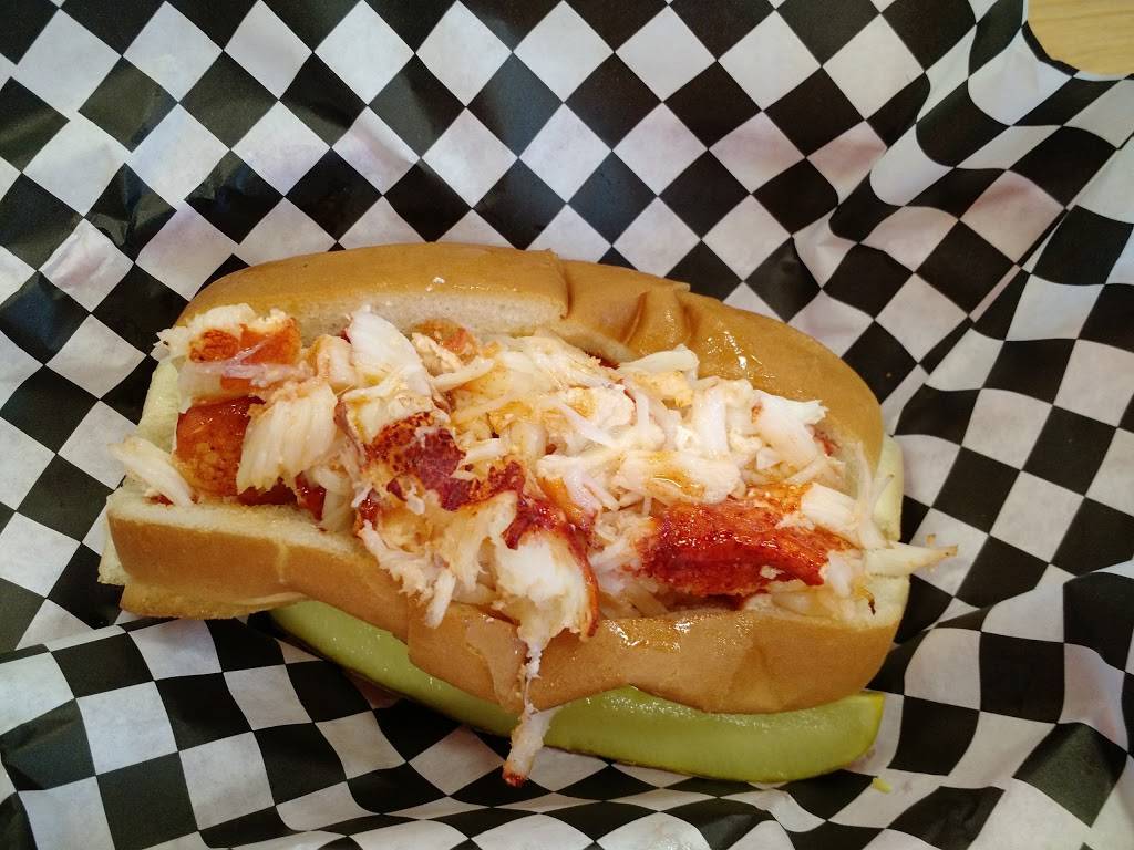 Masons Famous Lobster Rolls | restaurant | 188 Main St, Annapolis, MD 21403, USA | 4102802254 OR +1 410-280-2254