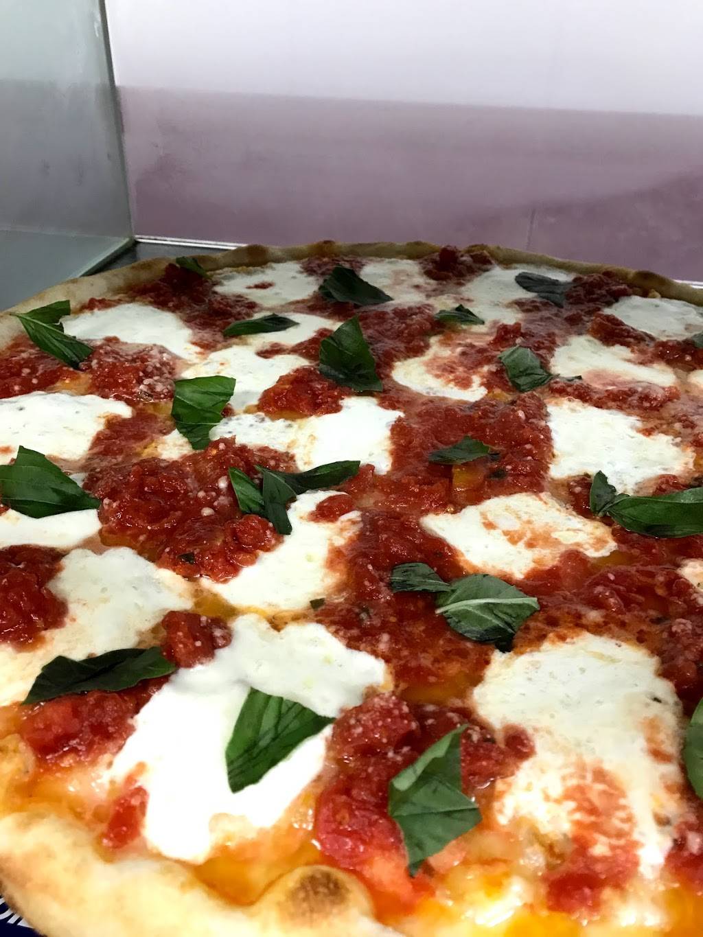 Carlos Pizza Of Port Washington | restaurant | 109 Main St, Port Washington, NY 11050, USA | 5169449754 OR +1 516-944-9754