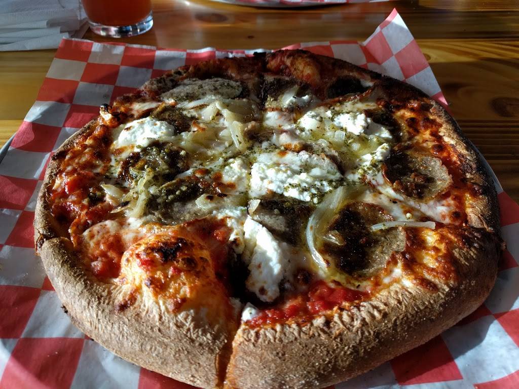 Russos Wood Fired Pizza | restaurant | 2526 Maple Ave, Zanesville, OH 43701, USA | 7404871021 OR +1 740-487-1021