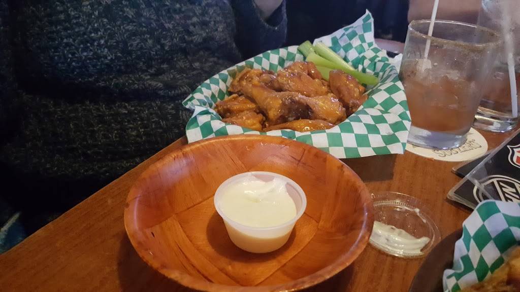 Hooligans Sports Bar | restaurant | 3515 Portage Rd, Niagara Falls, ON L2J 2K5, Canada | 9053566928 OR +1 905-356-6928