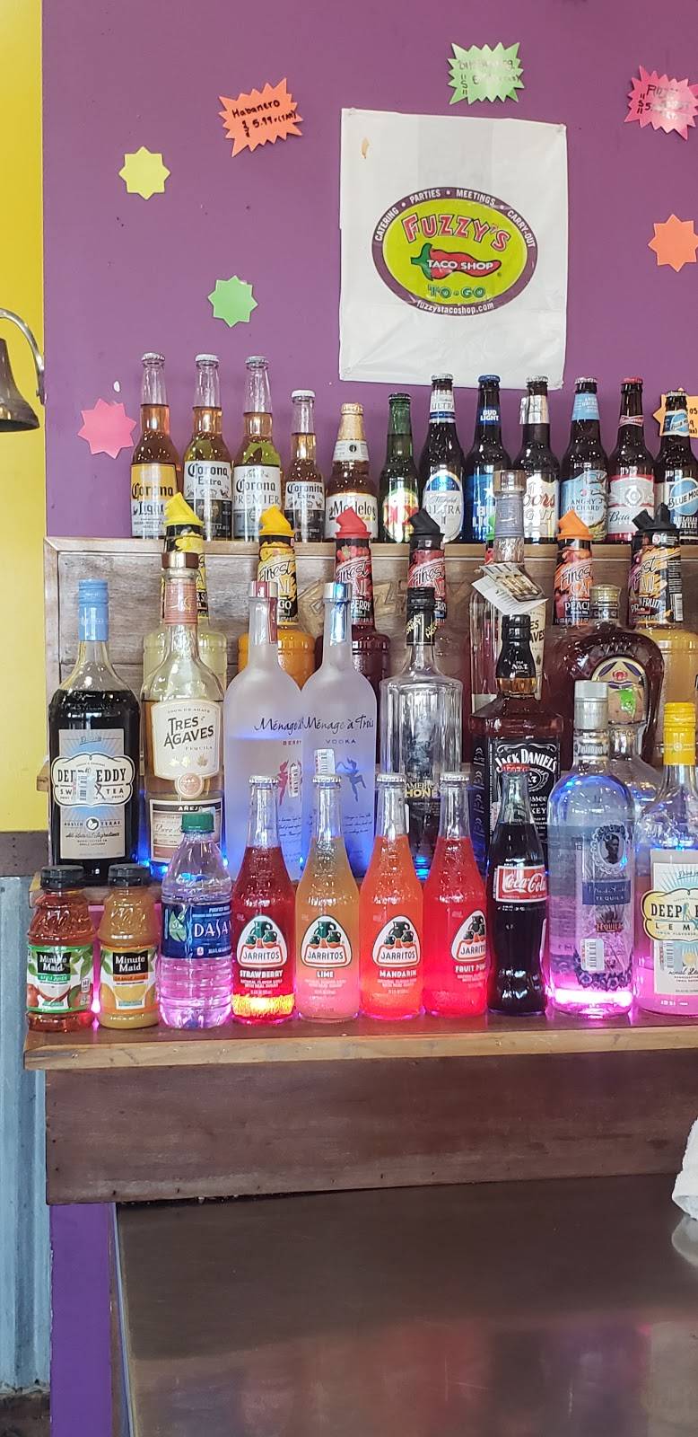 Fuzzys Taco Shop | restaurant | 600 Byron Nelson Blvd #100, Roanoke, TX 76262, USA | 8174912424 OR +1 817-491-2424