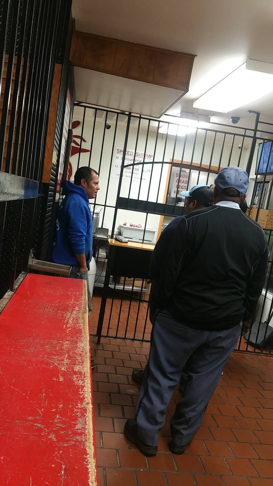 Ruff N Ready Crab House | restaurant | 903 Chillum Rd, Chillum, MD 20782, USA | 3015592800 OR +1 301-559-2800