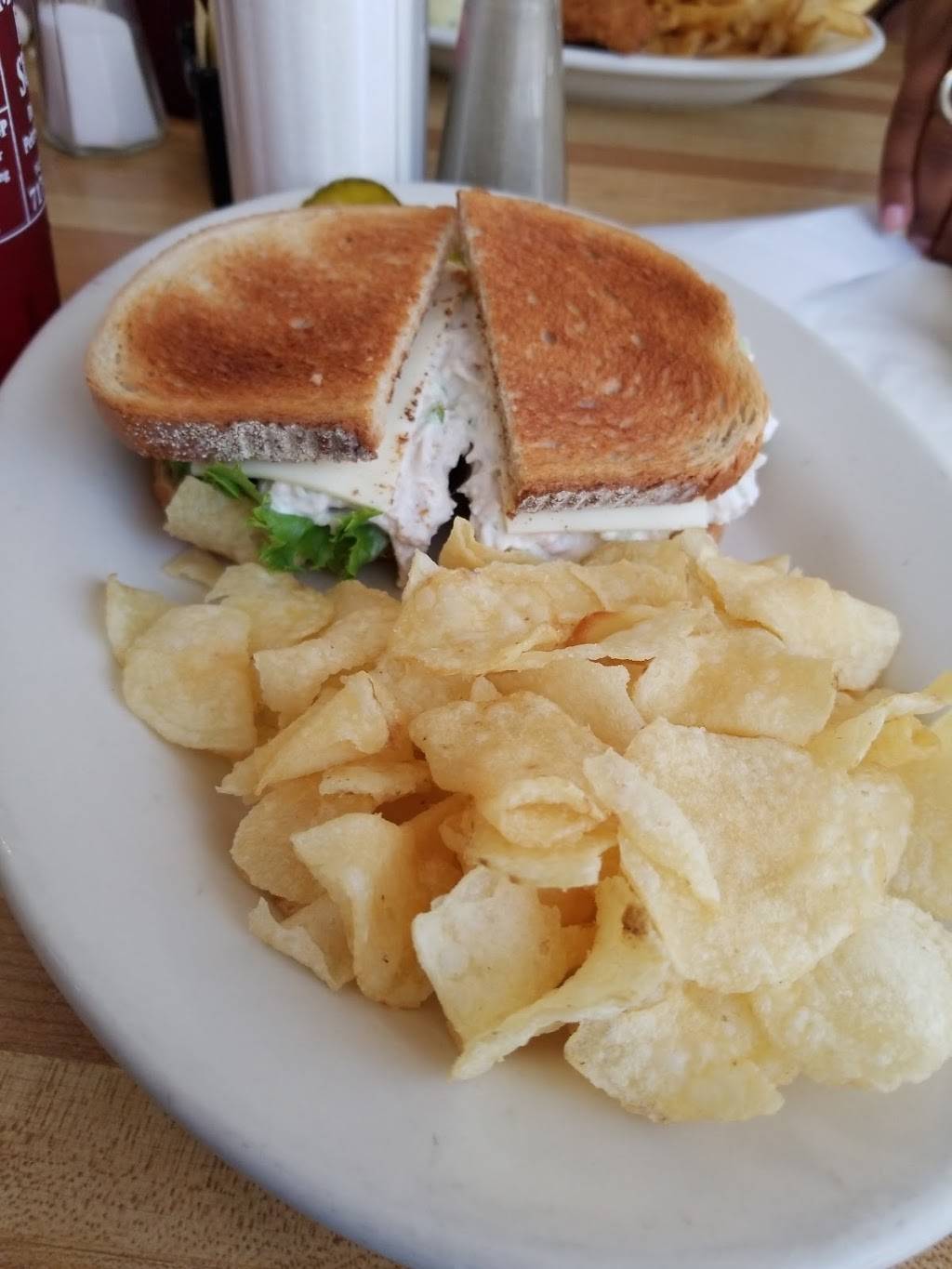 Taylor Haus Family Restaurant | restaurant | 19158 Barrens Rd S, Stewartstown, PA 17363, USA | 7179932394 OR +1 717-993-2394