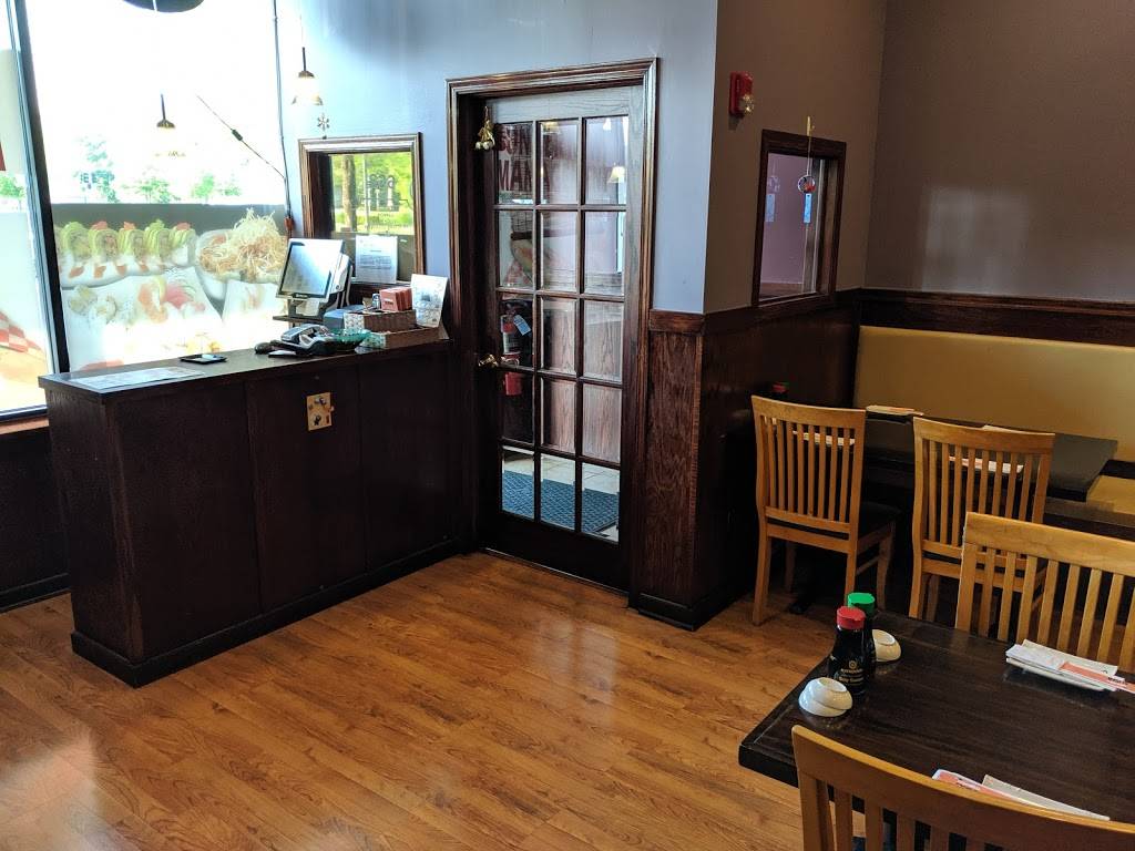Momo Sushi | restaurant | 662 S Lake St, Mundelein, IL 60060, USA | 8475662544 OR +1 847-566-2544