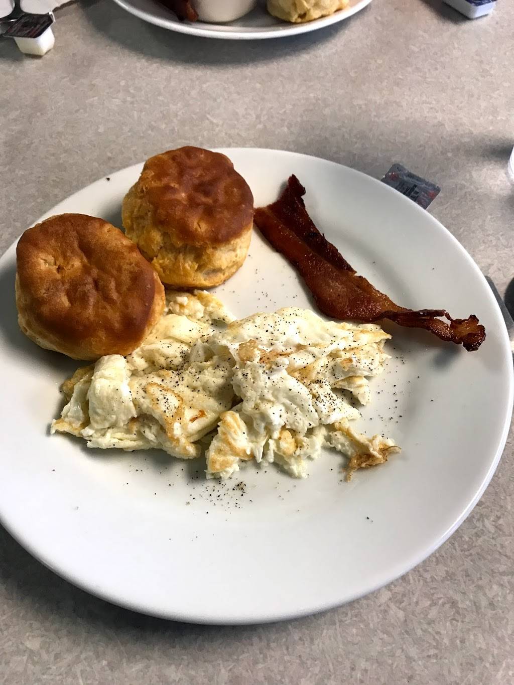 Crossed-Eyed Cricket | restaurant | 2101 W Pennsylvania St, Evansville, IN 47712, USA | 8124226464 OR +1 812-422-6464