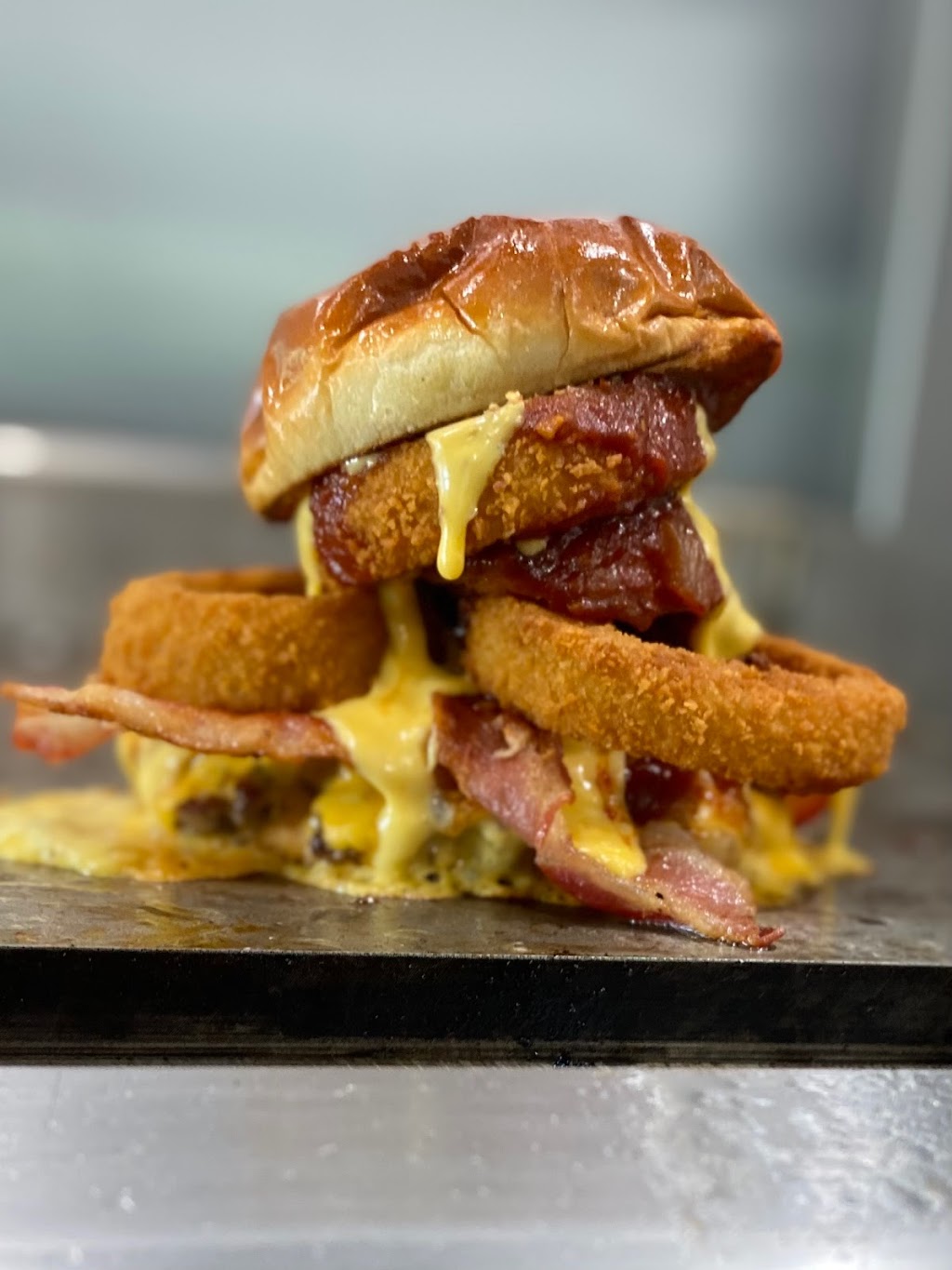 Loud Burger | restaurant | 22497 Barton Rd, Grand Terrace, CA 92313, USA | 9092195630 OR +1 909-219-5630