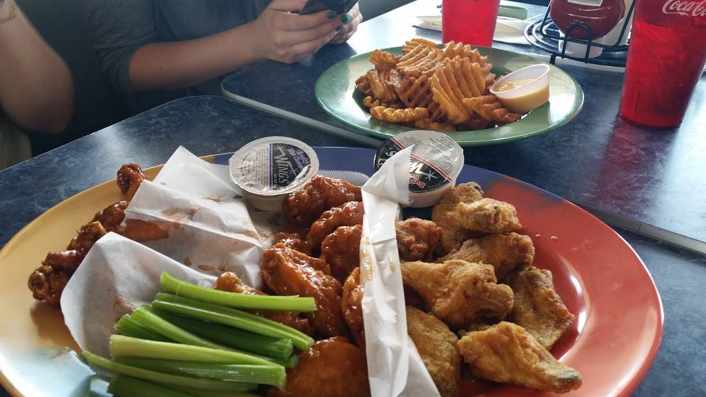 Wings Over Springfield | restaurant | 1219 Parker St, Springfield, MA 01129, USA | 4137839464 OR +1 413-783-9464
