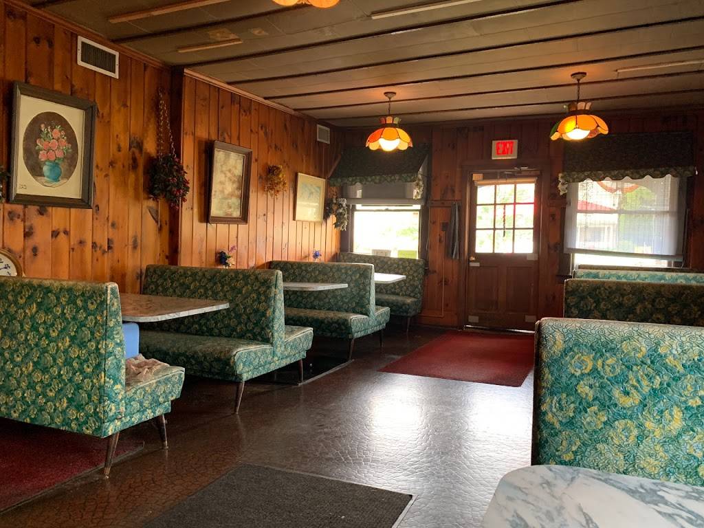 Dimos Restaurant | restaurant | 118 N Main St, Sunderland, MA 01375, USA | 4136654444 OR +1 413-665-4444