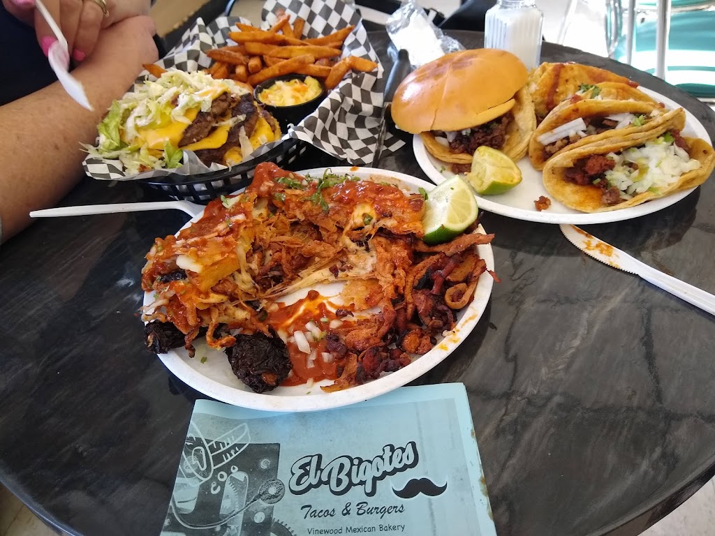 Vinewood Mexican Bakery | bakery | 988 Vinewood St, Wyandotte, MI 48192, USA | 3136104274 OR +1 313-610-4274