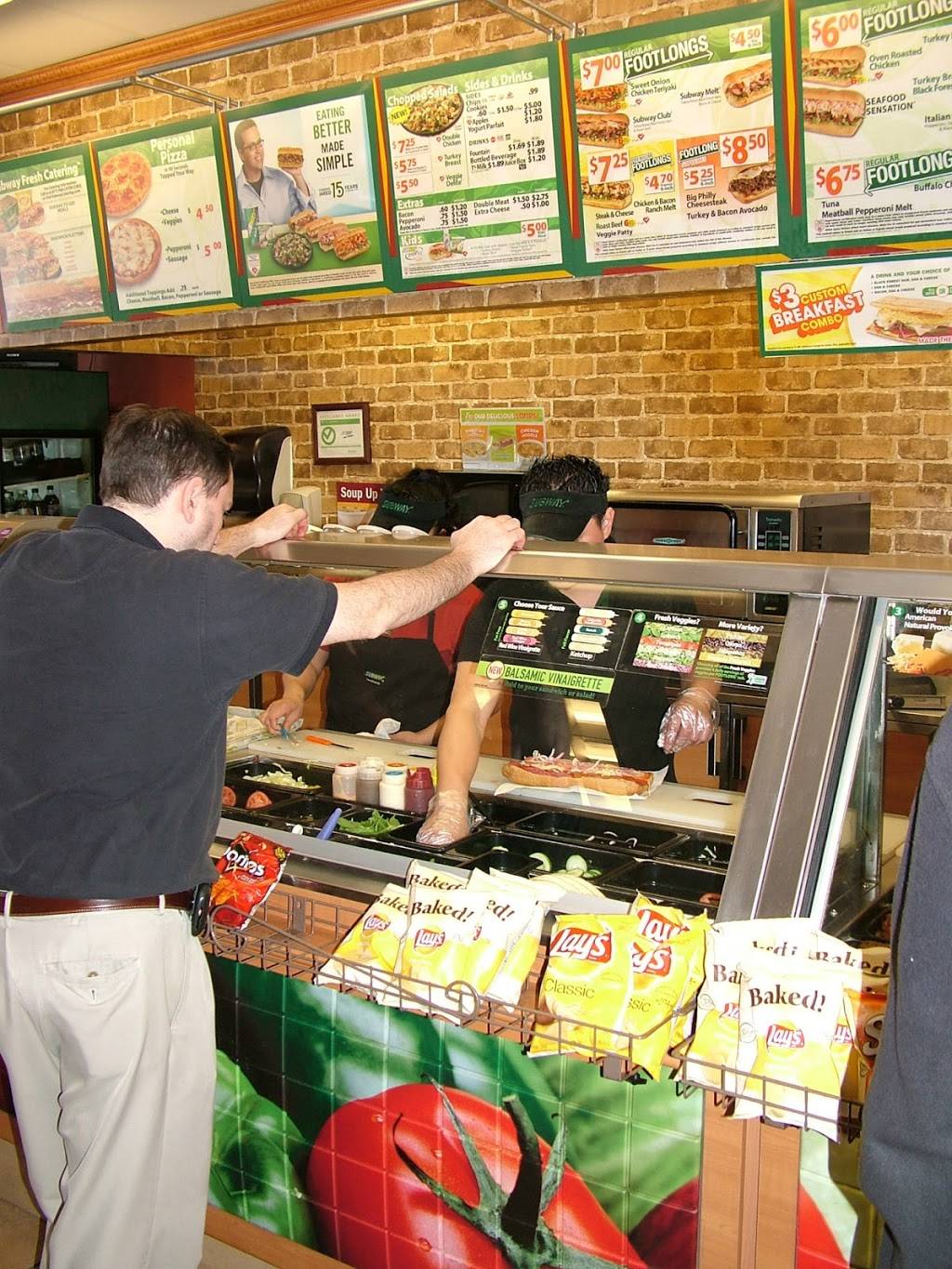 Subway | restaurant | 3388 Donnell Drive Unit #32, Penn Mar Shopping Center, Forestville, MD 20747, USA | 3019673300 OR +1 301-967-3300