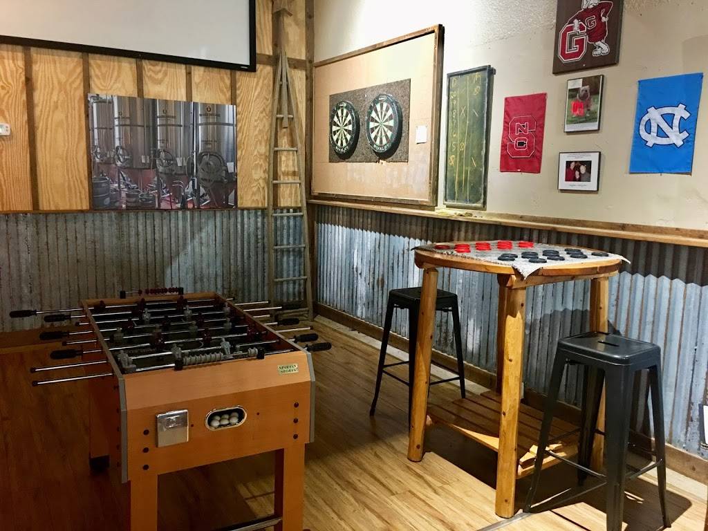 305 Lounge & Eatery | night club | 305 N Main St, Hendersonville, NC 28792, USA | 8285959656 OR +1 828-595-9656