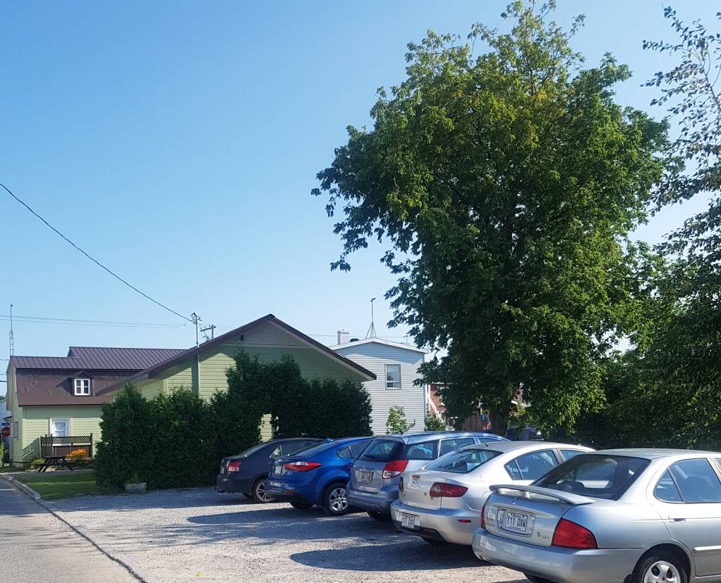 Casse-croûte chez Catherine | restaurant | 260 Rue Principale, Saint-Alban, QC G0A 3B0, Canada | 4182684457 OR +1 418-268-4457