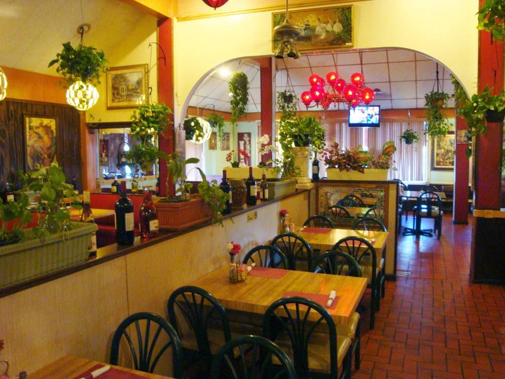 The Mad Italian Pasta & Steak House | restaurant | 2545 S Crater Rd, Petersburg, VA 23805, USA | 8047329268 OR +1 804-732-9268