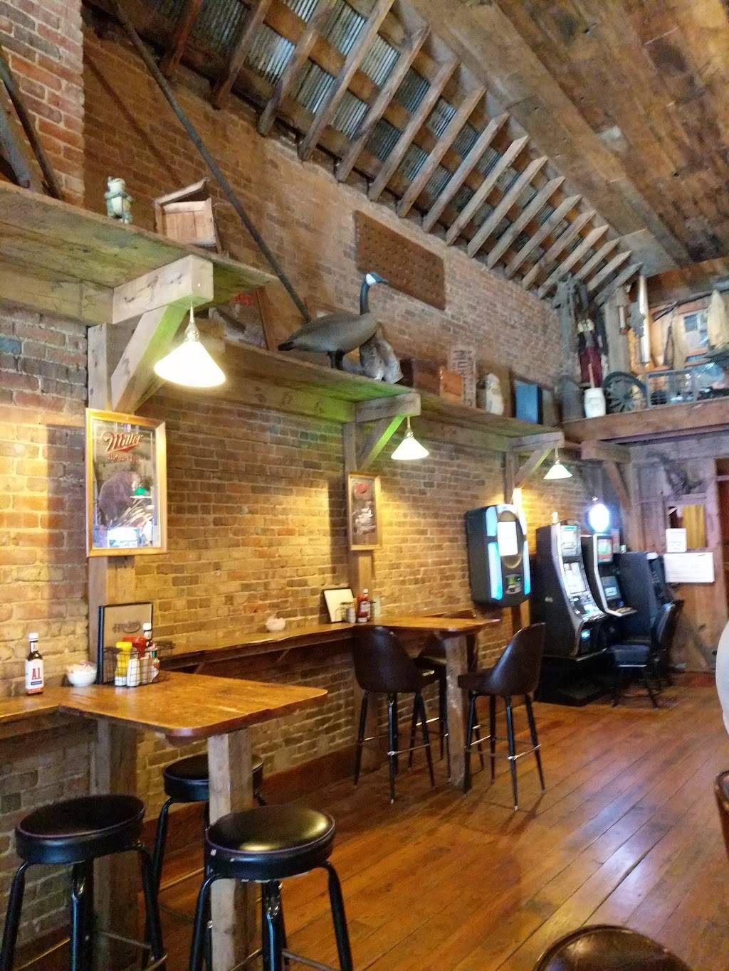 Haydens Crossing | restaurant | 107 N Water St, Wilmington, IL 60481, USA | 8154765925 OR +1 815-476-5925