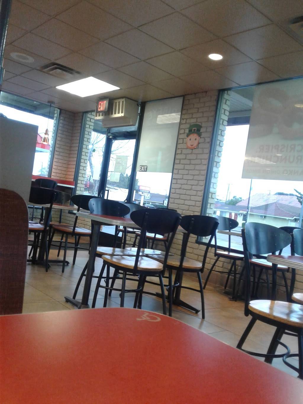 Jack in the Box | restaurant | 606 E F St, Oakdale, CA 95361, USA | 2098472598 OR +1 209-847-2598