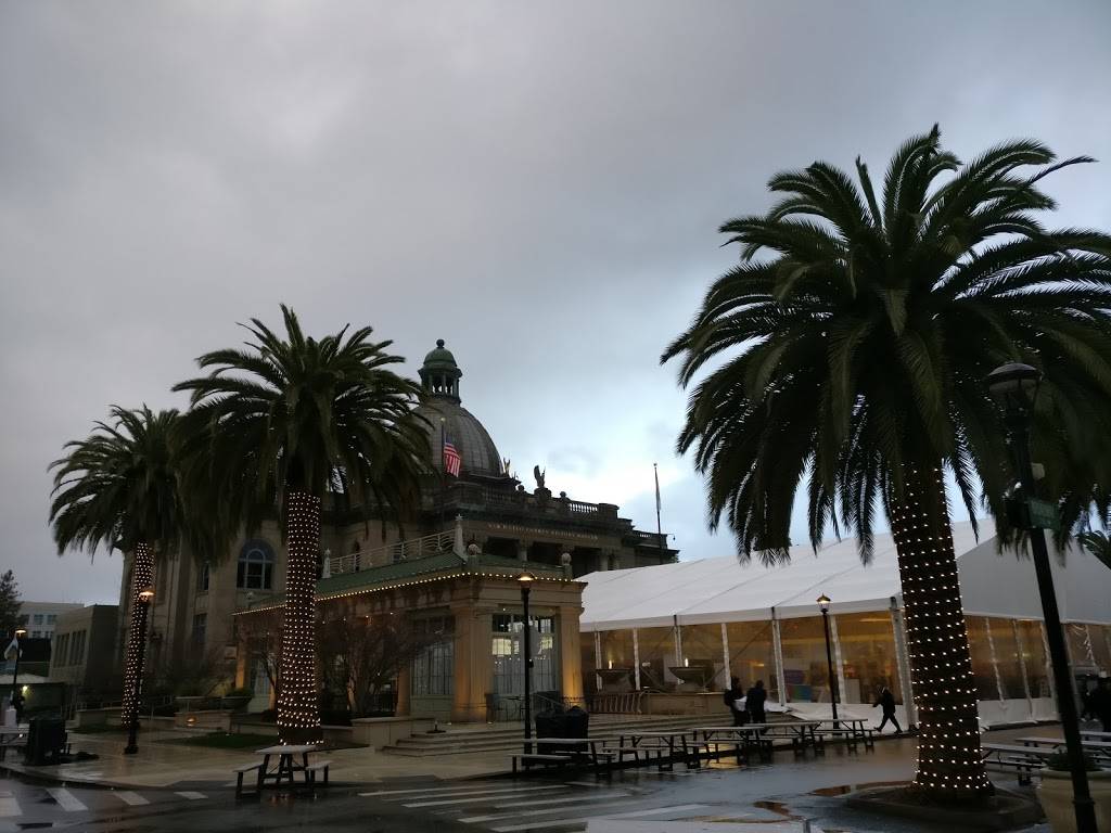 Century Redwood City Downtown 20 and XD | meal takeaway | 825 Middlefield Rd, Redwood City, CA 94063, USA | 6507011341 OR +1 650-701-1341